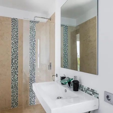 El Paraiso Sleeps 8 With Pool Air Con And Wifi Villa Estepona