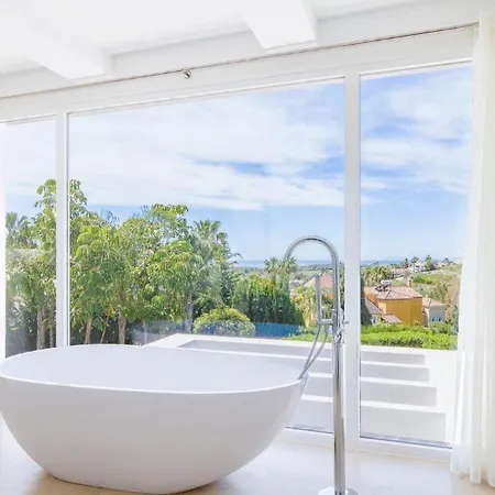 El Paraiso Sleeps 8 With Pool Air Con And Wifi Estepona
